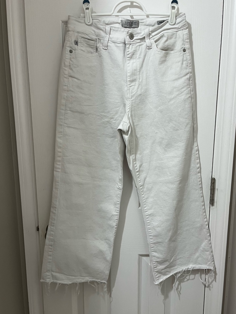 Judy Blue White Raw-Hem Wide Leg cropped Jeans